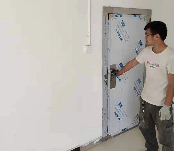防护门安装